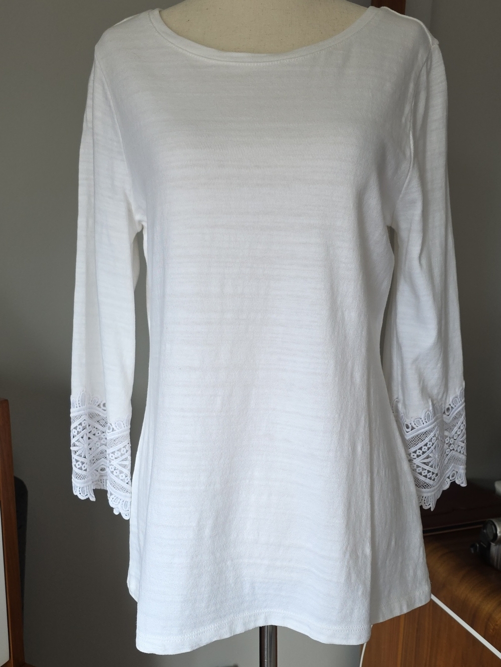 Charter Club White Cotton Sweater w/ Crochet trim sleeves. Size Petite Med. NWT